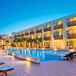 Эконом. отель на берегу моря.